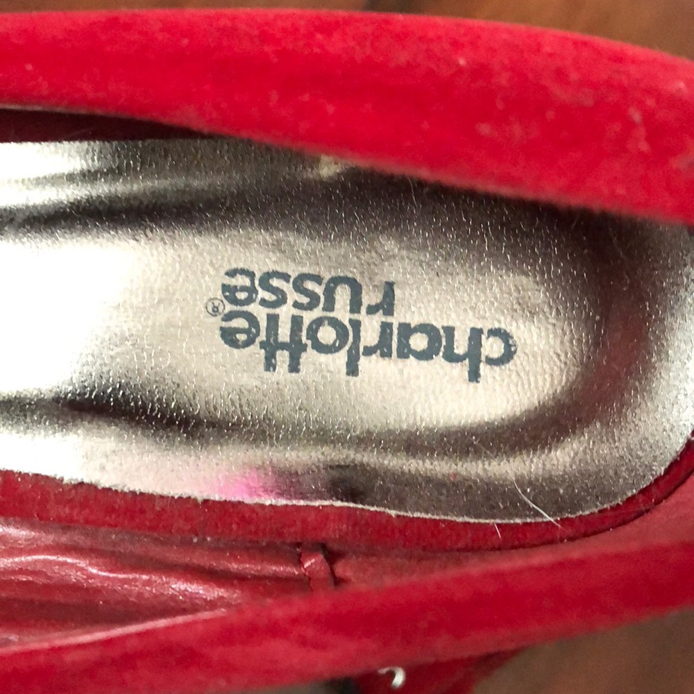 Red heels - Picture 4 of 4